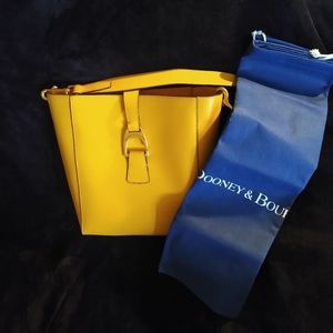 Dooney & Bourke tote
